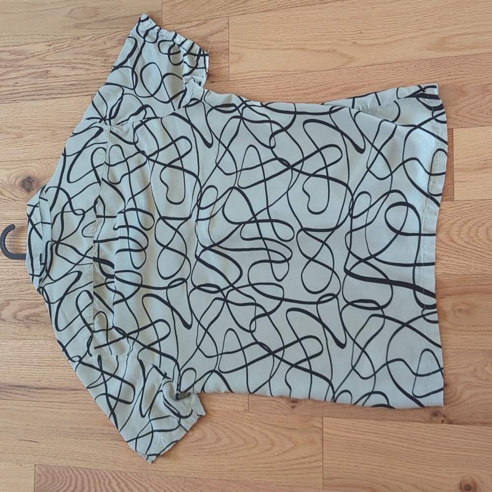 ASOS. Abstract Patterned. Men's Button Down. Size Medium. - Picture 6 of 7
